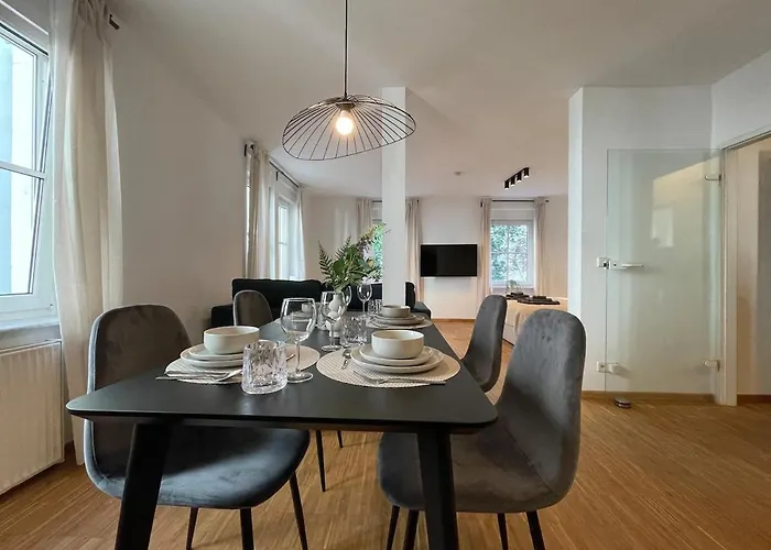 Zentrales Innenstadt Mit Besonderem Flair * Stuttgart